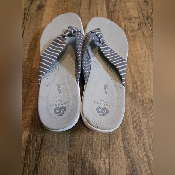 Clarks Cloudsteppers  Arla Glison Grey Flip Flop Wedge Sandals Women’s Size 12M - Picture 2 of 6